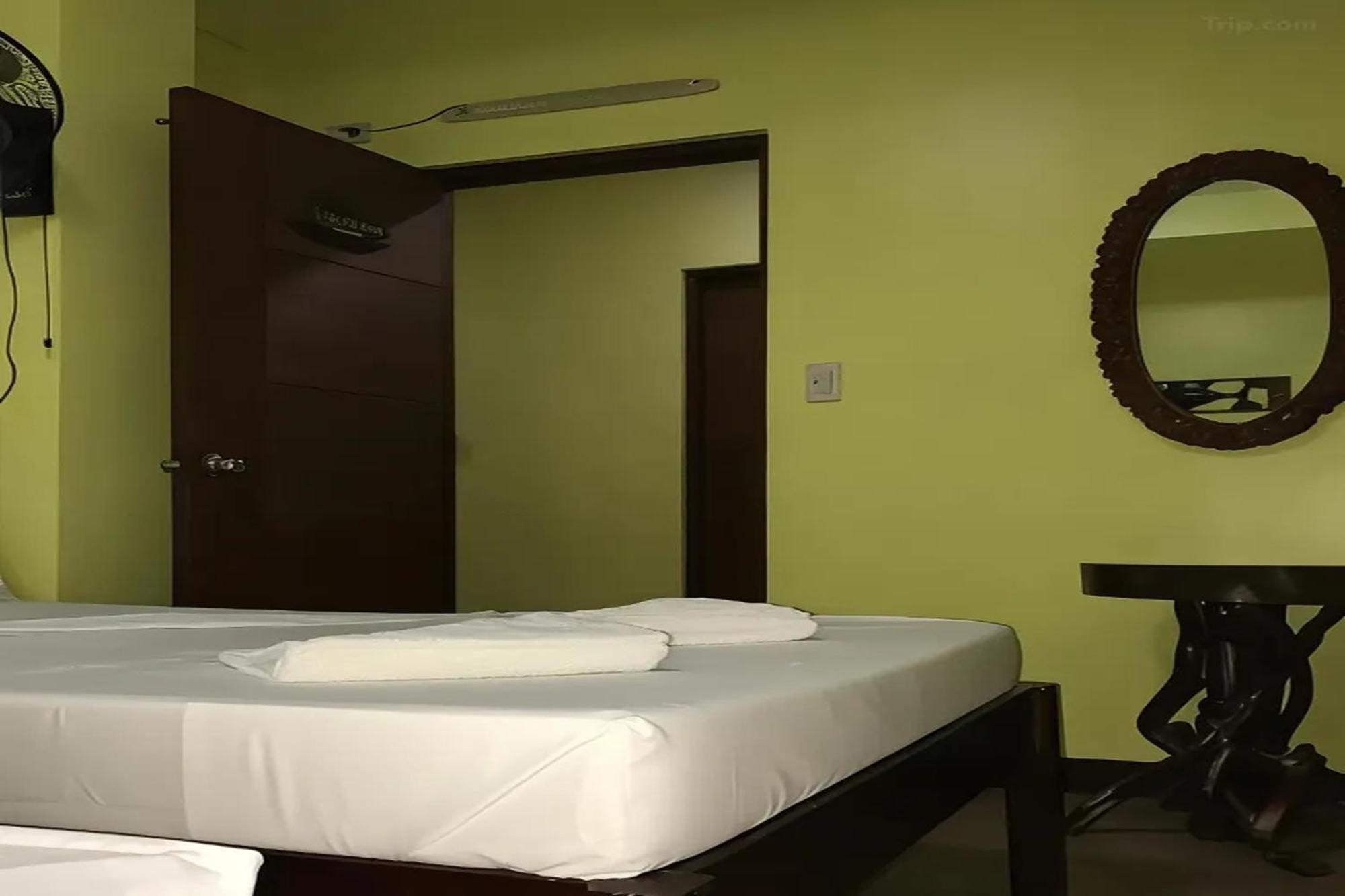 Luis Bay Travellers Lodge Đảo Coron Ngoại thất bức ảnh