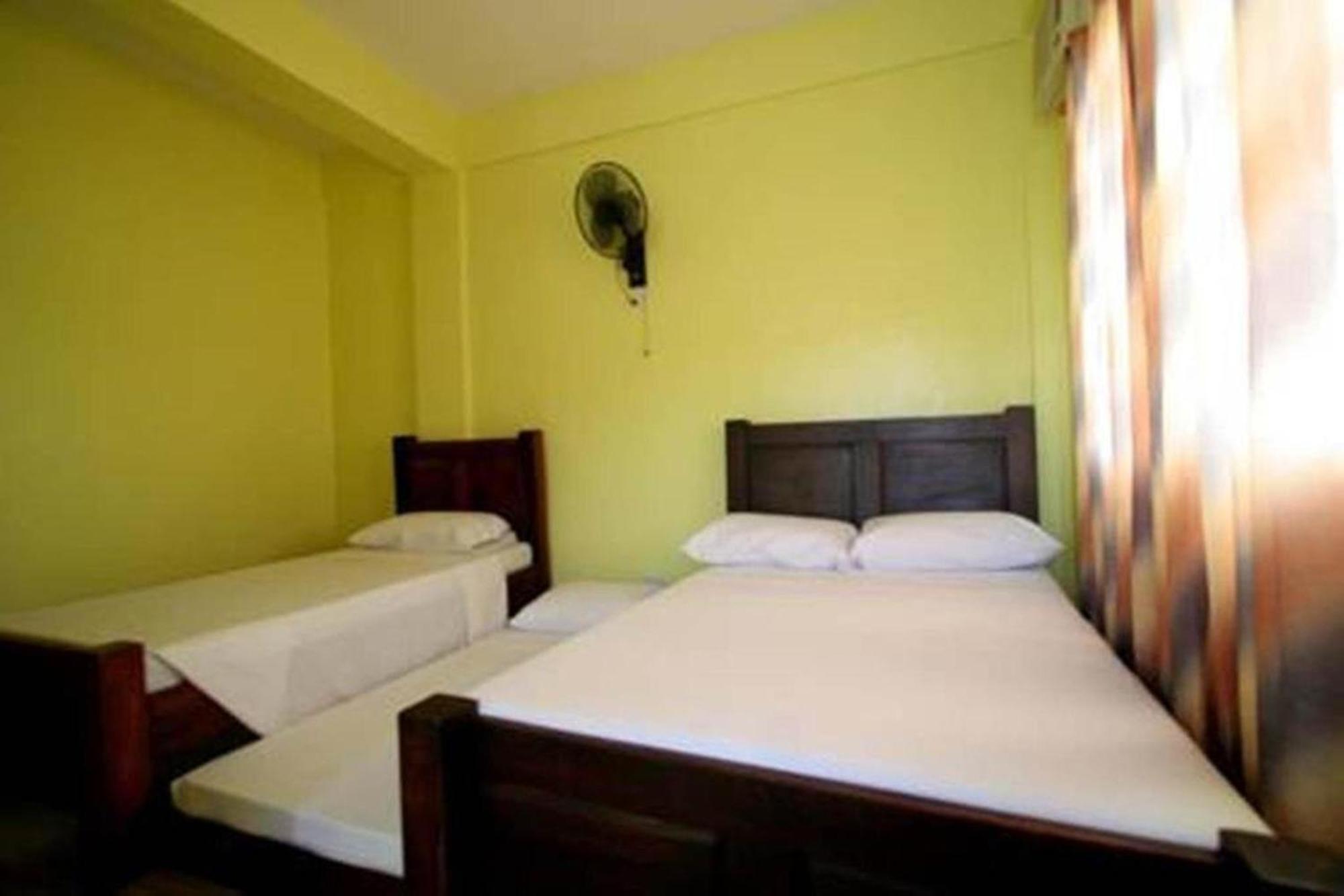 Luis Bay Travellers Lodge Đảo Coron Ngoại thất bức ảnh
