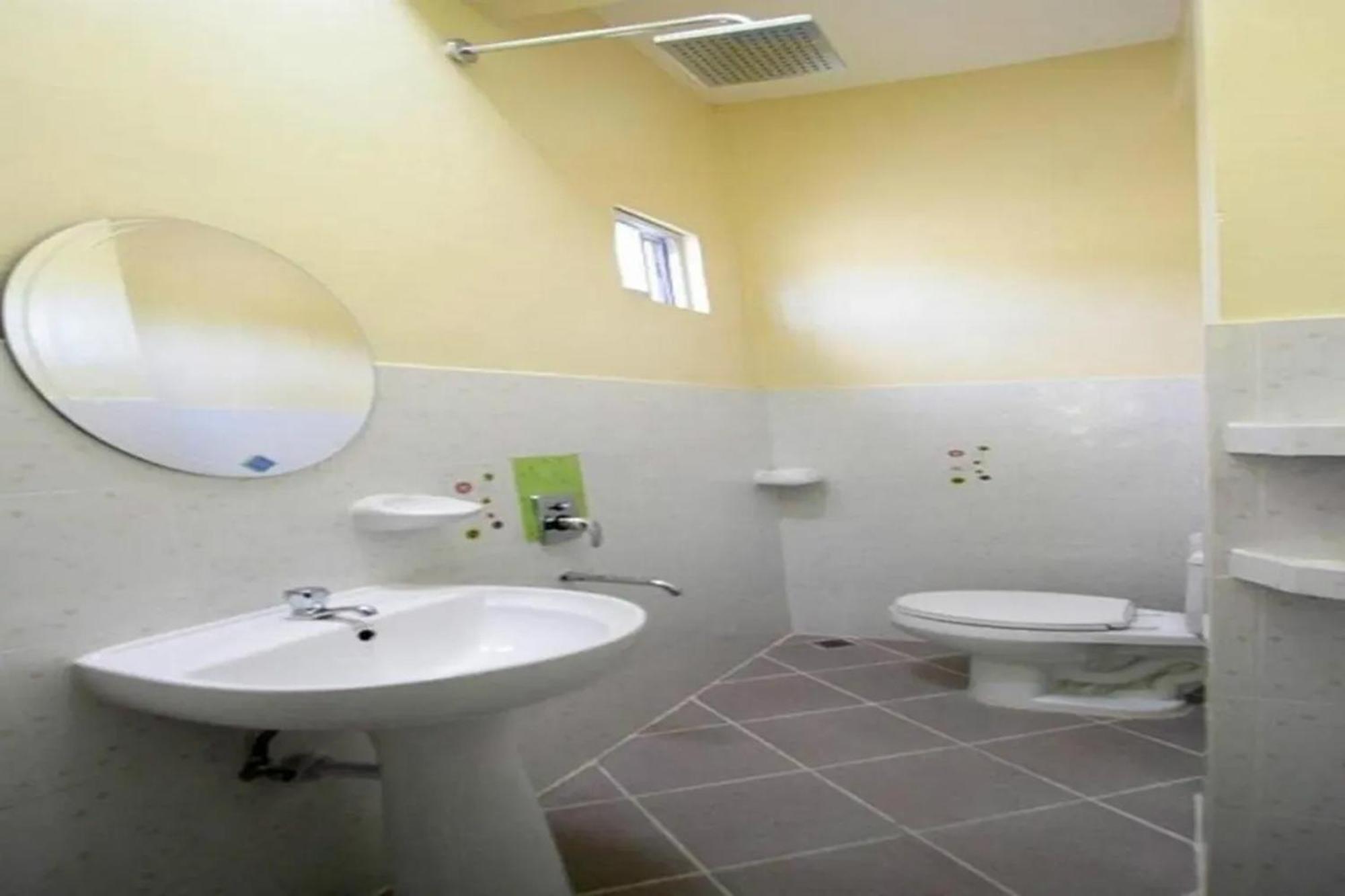 Luis Bay Travellers Lodge Đảo Coron Ngoại thất bức ảnh